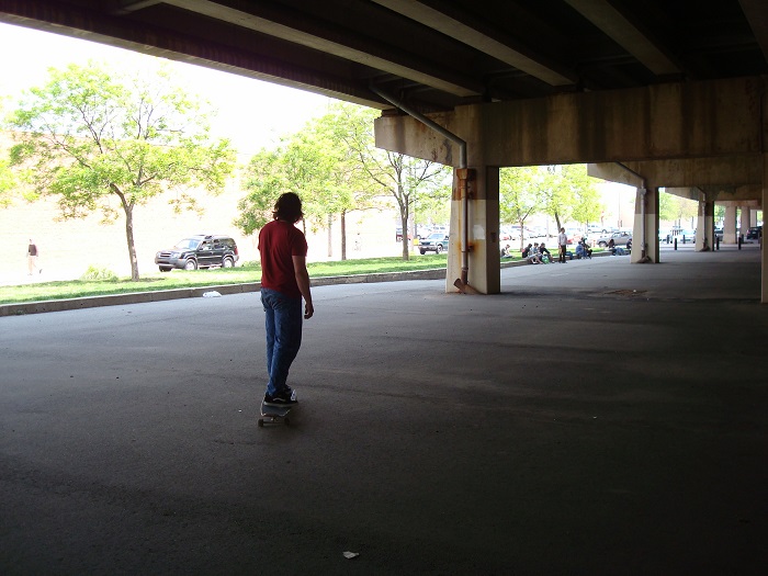 Skater at Zoe Strauss’s 2008 Under I-95 show and sale